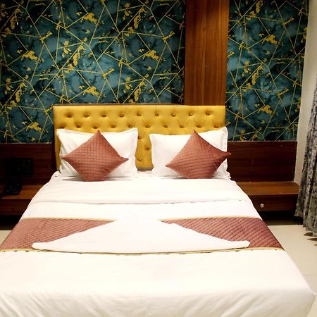 Hotel India Gate Narhe, Пуна Экстерьер фото