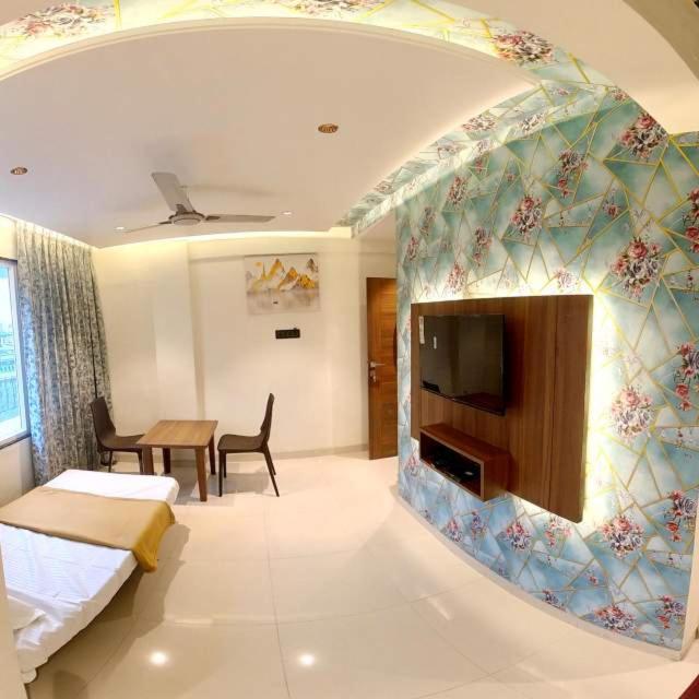 Hotel India Gate Narhe, Пуна Экстерьер фото