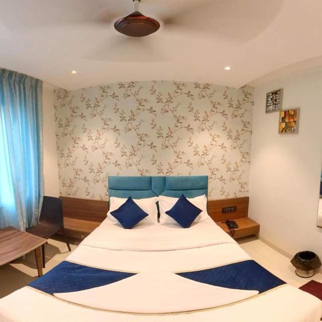 Hotel India Gate Narhe, Пуна Экстерьер фото