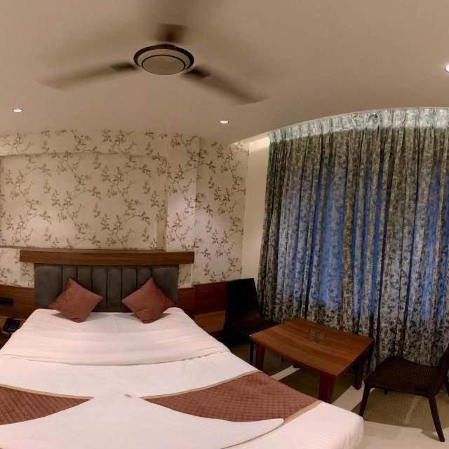 Hotel India Gate Narhe, Пуна Экстерьер фото