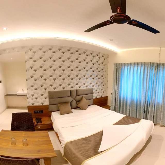 Hotel India Gate Narhe, Пуна Экстерьер фото