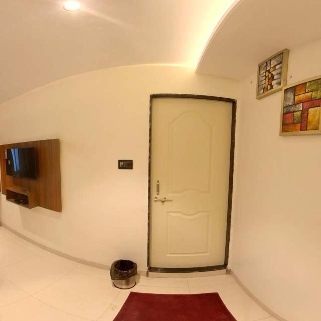 Hotel India Gate Narhe, Пуна Экстерьер фото