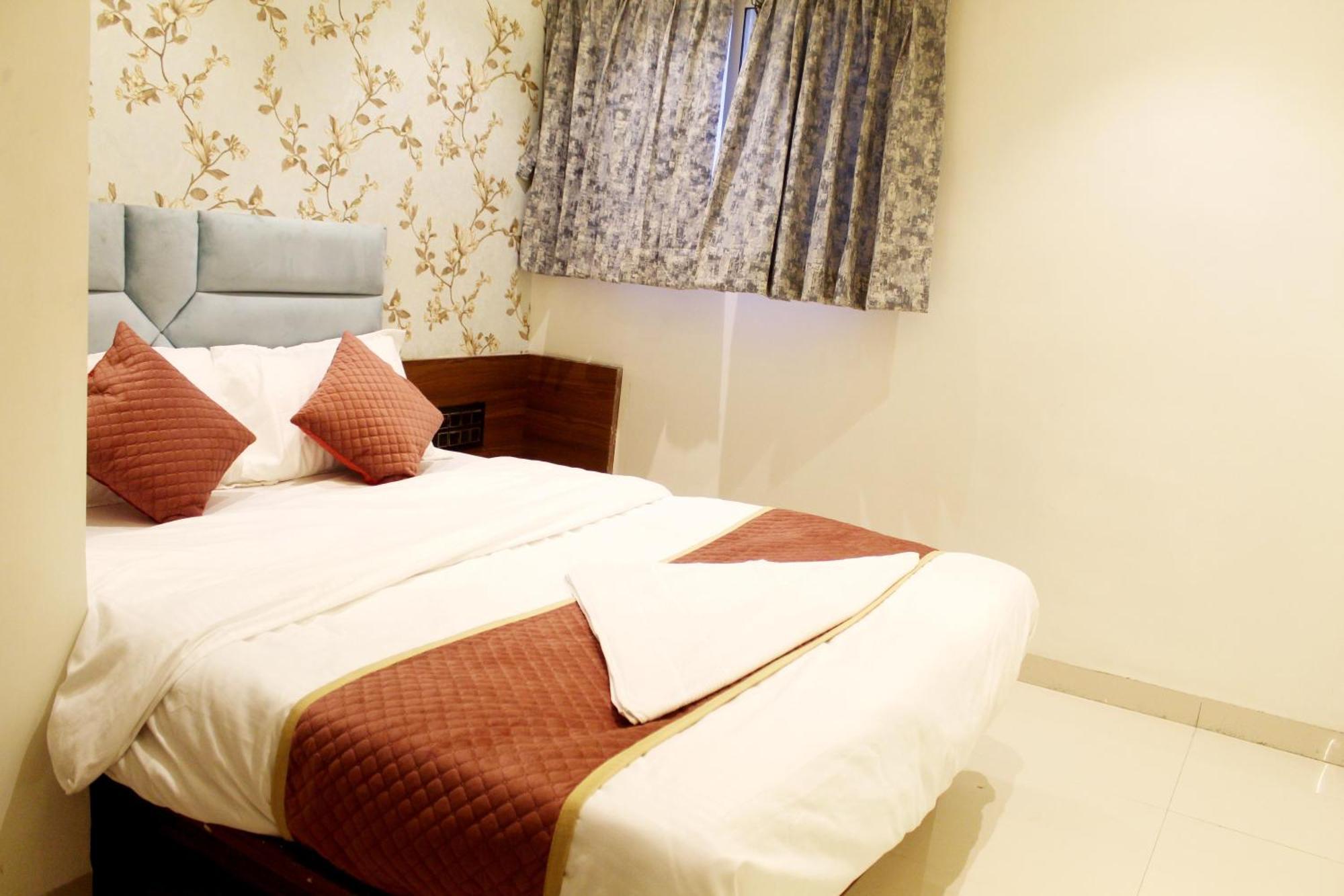 Hotel India Gate Narhe, Пуна Экстерьер фото