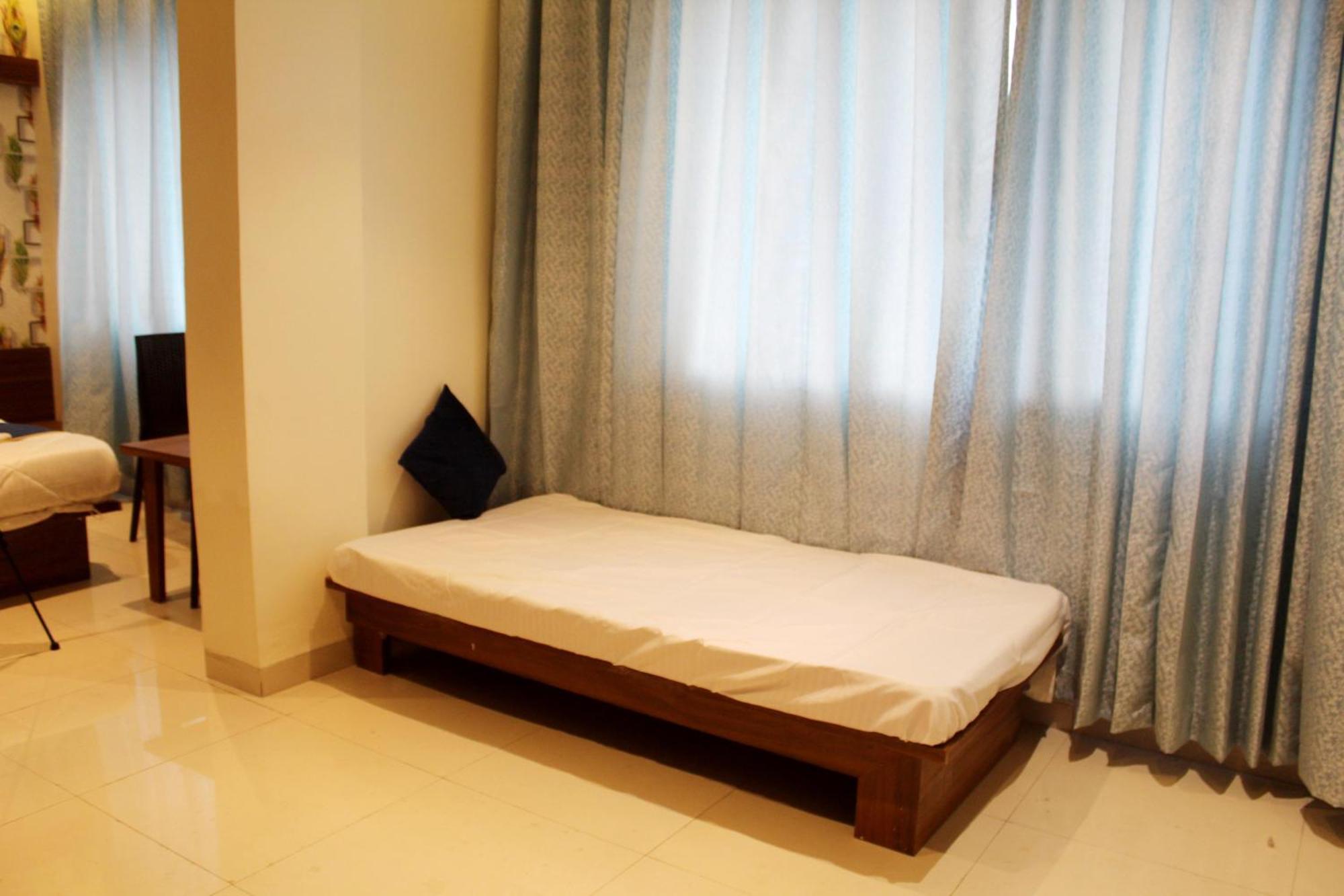 Hotel India Gate Narhe, Пуна Экстерьер фото